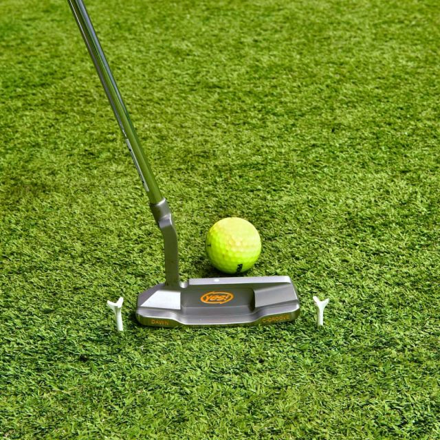 Putter on Artificial Grass by GreenTurf