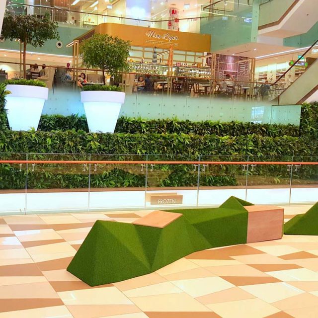 Vertical Greening a Shopping Mall