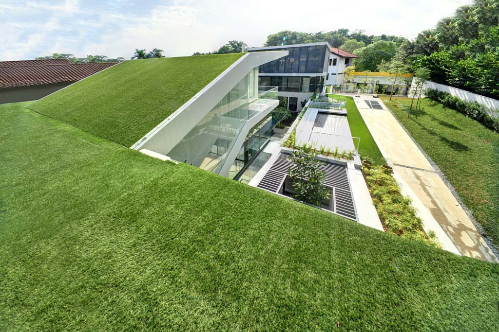 Artificial turf for cooling roof
