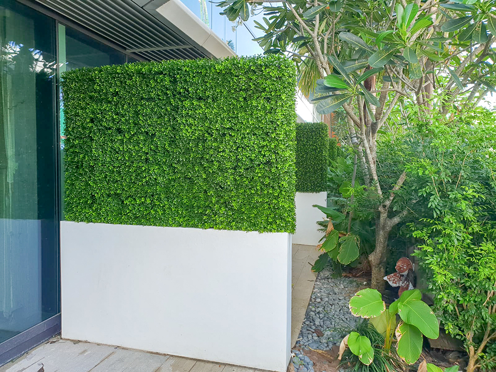 Artificial green wall at Laguna Hotel